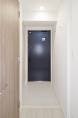 【玄関】 | ウェスタ板橋仲宿 | ※写真は同タイプ住戸です。