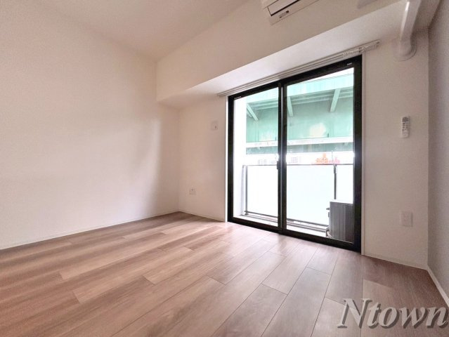 【居間・リビング】 | S-RESIDENCE浅間町 | こちらの居間で趣味の時間をお楽しみください