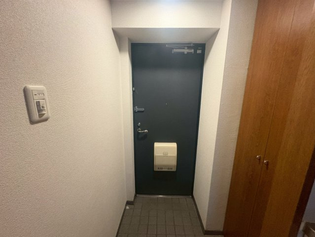 ドミトリオ仁王田の玄関