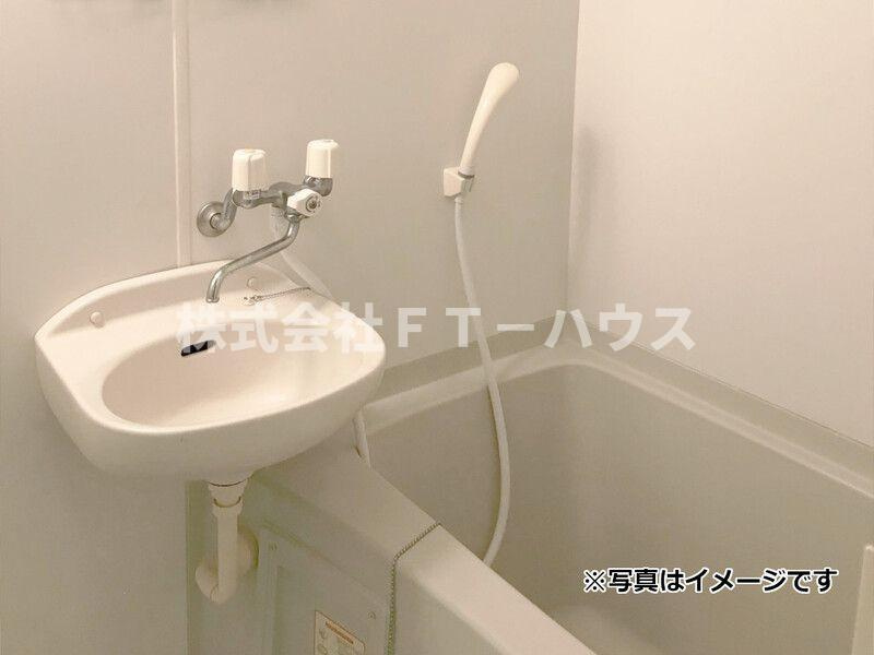 リリーパレスナルシマⅢの浴室