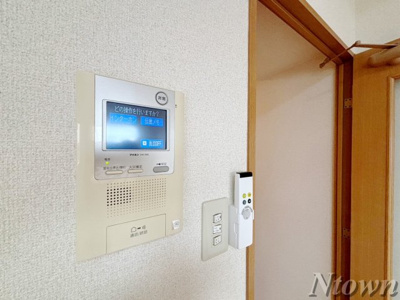 【セキュリティ】 | ロイヤルピジョン岩塚 | モニター付きインターホンです