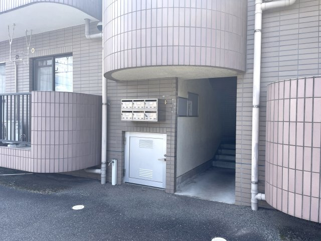 アメニティマンションのエントランス