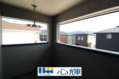 【設備】 | サンコート山口市平井（１号地） | 日当たりのよい住宅エリアですので、多くの陽光が降り注ぎ、室内には陽だまりを生み出してくれます。