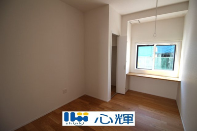 【居間・リビング】 | サンコート山口市平井（１号地） | リビングから続く洋室はゲストルームとしても使用できます。


