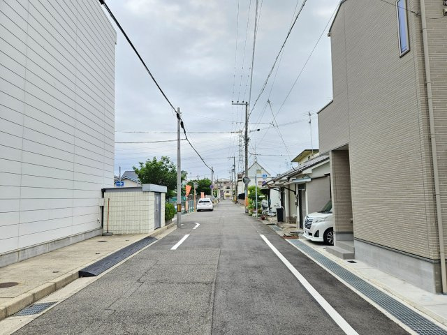 【前面道路含む現地写真】の画像