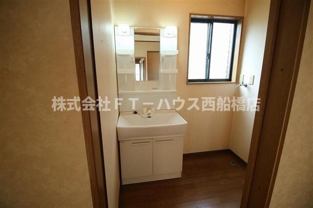 曽谷２丁目貸家の洗面所