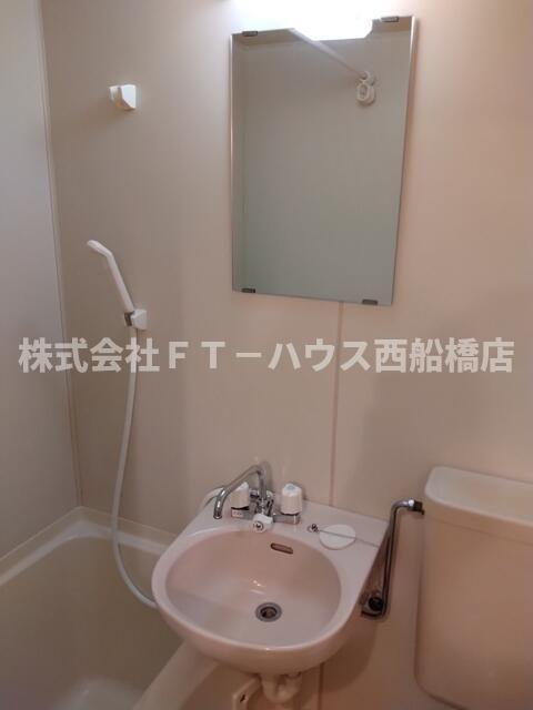 ジュネパレス市川第27の洗面所