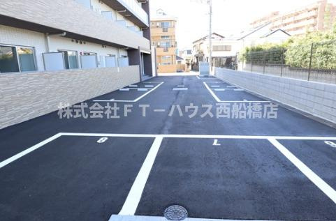 ジェノヴィア妙典Ⅱの駐車場