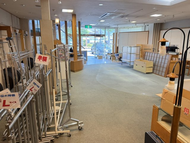 柏原町店舗住宅の内装