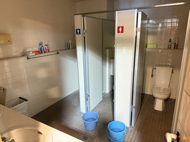 柏原町店舗住宅のトイレ
