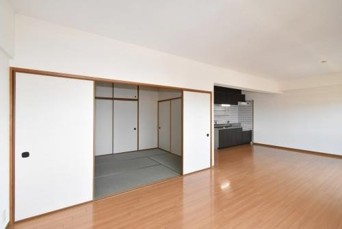 福岡市西区下山門１丁目の賃貸マンションの居間・リビング|物件の画像3