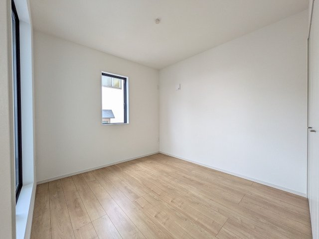 八王子市　丸山町　新築一戸建て　２期の子供部屋|～2階バルコニーに面している5.2帖の洋室です～