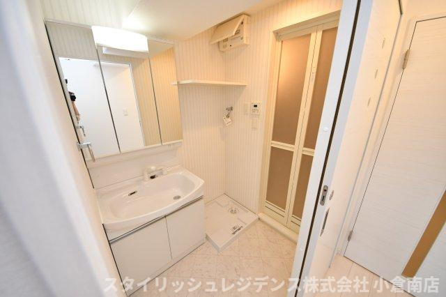 コンダクトレジデンスTOKURIKIの洗面所