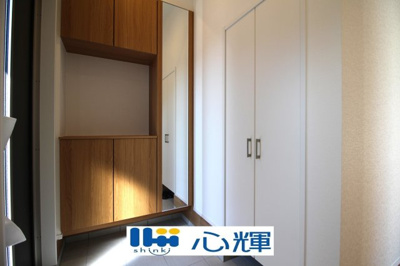 【玄関】 | サンコート山口市平井（２号地） | たくさんある靴もすべて収納して頂け、玄関をスッキリ綺麗な空間にまとめます。


