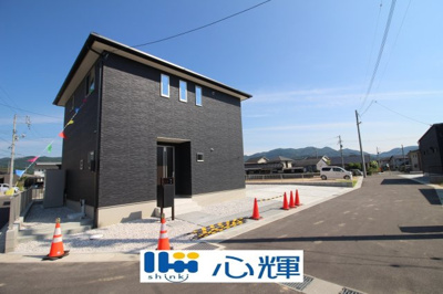 【前面道路含む現地写真】 | サンコート山口市平井（２号地） | 整備された道路に面する現地はお車の出し入れも楽々です。

