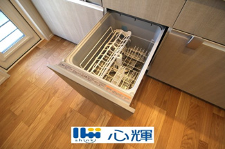 【その他】 | サンコート山口市平井（２号地） | 食後の手間を解消する食器洗い乾燥機を標準装備。まとめて洗えて、節水効果もあります。
