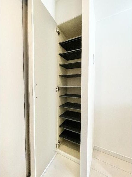 コンフォート上高畑の玄関
