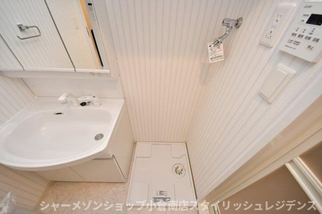 コンダクトレジデンスTOKURIKIの洗面所