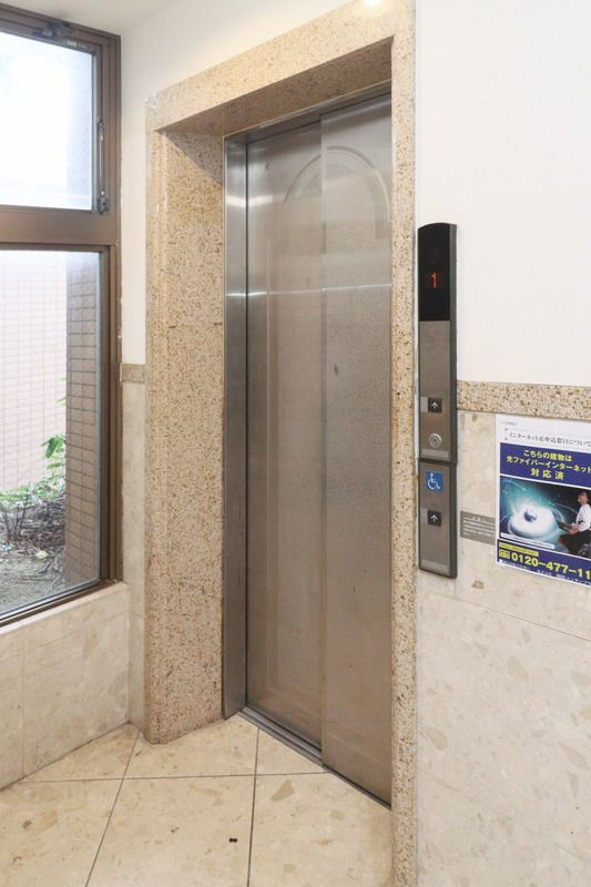 クレタ県庁前のその他