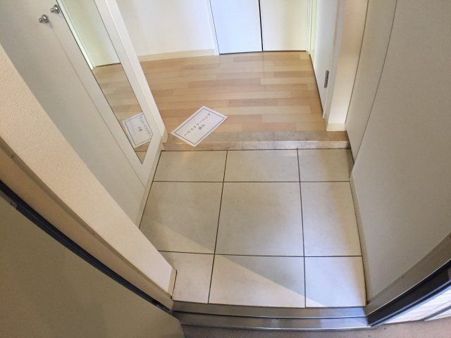 墨田区緑２丁目の賃貸マンションの玄関
