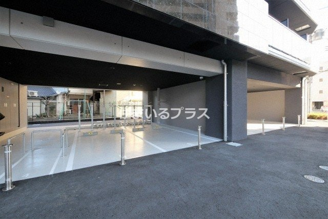 S-RESIDENCE都島Elegantの駐車場
