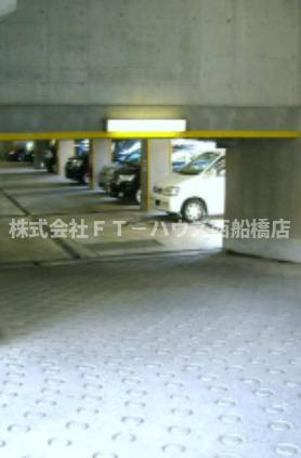 ケイエル市川の駐車場