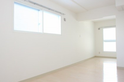 【居間・リビング】ＴｒｅＶｅｎｔｉ美術館西