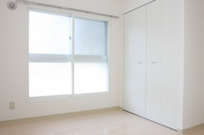 【寝室】ＴｒｅＶｅｎｔｉ美術館西