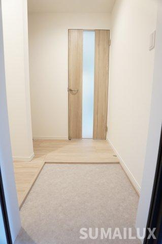 ノヴァイフ黒髪(仮)の玄関