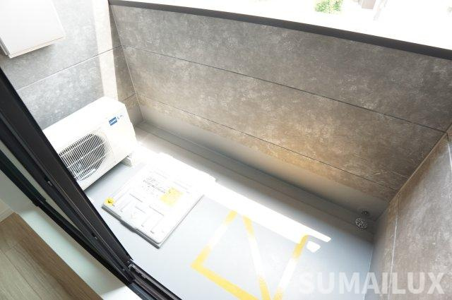 熊本市中央区黒髪５丁目のアパートのバルコニー