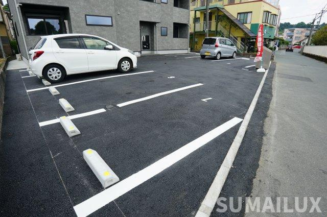 熊本市中央区黒髪５丁目のアパートの駐車場