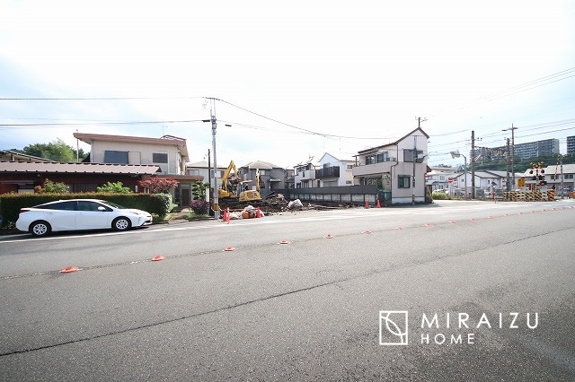 【周辺】 | 前面道路☆運転が不安な方も安心な前面道路、きちんと幅員のある道路は女性にも安心です。整備されている道路は気持ちも良いですね♪