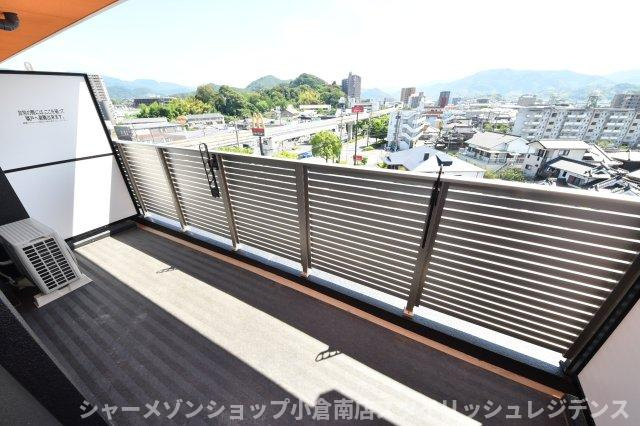 コンダクトレジデンスTOKURIKIのバルコニー