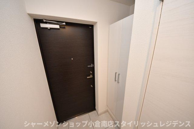 コンダクトレジデンスTOKURIKIの玄関