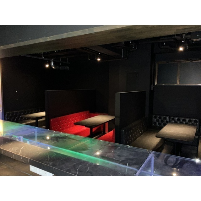R&Hビルの居間・リビング