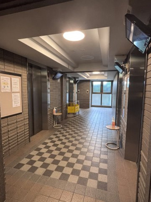 【その他共用部分】 | キングマンション堂島川 | 監視カメラのあるエレベーターになります。