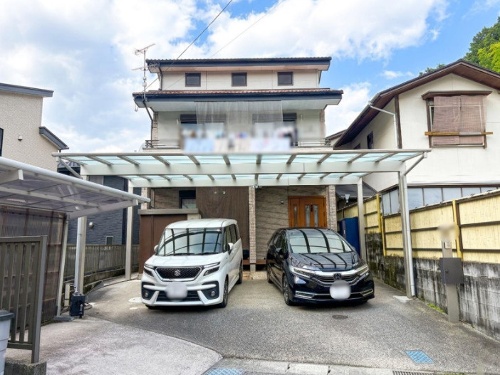 「駐車3台可！オール電化」高知市神田　中古戸建ての外観|シンプルながら存在感のあるデザインで街並みに溶け込みます。