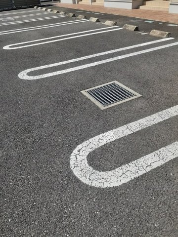 ソレイユⅢ番館の駐車場|駐車場完備です