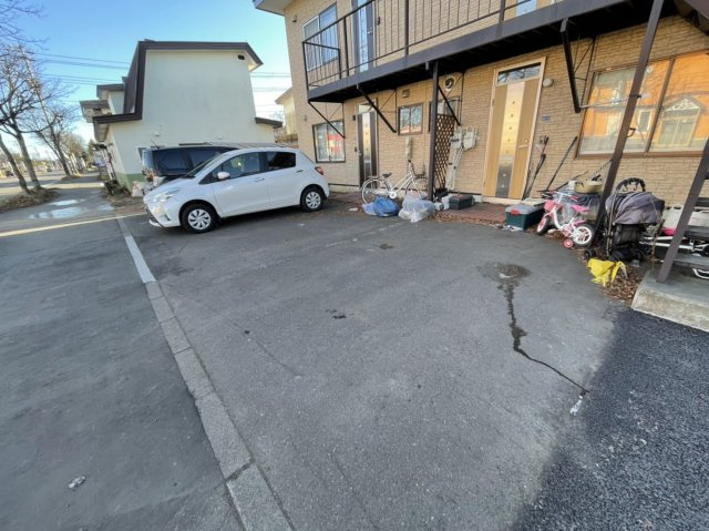 愛国パールハイツの駐車場