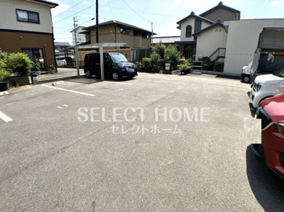 【駐車場】 | ライトハイツＥ棟 | 駐車場です