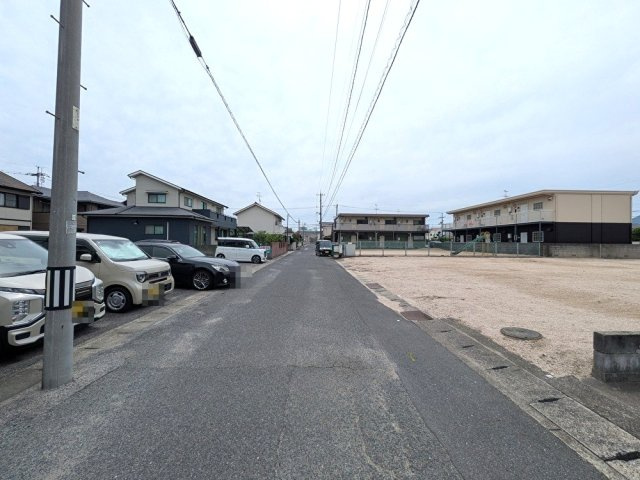 岡山市築港栄町GRAFARE ①号地の前面道路含む現地写真|◆北側前面道路の幅員は6.1ｍです。