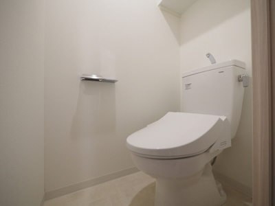 【トイレ】 | D.Clarest本庄東FJRE | 落ち着いた色調のトイレです