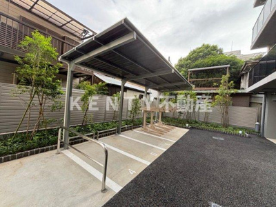 【その他共用部分】 | プラウドフラット西蒲田 | 駐車場があるので、車を買う予定の方も安心です