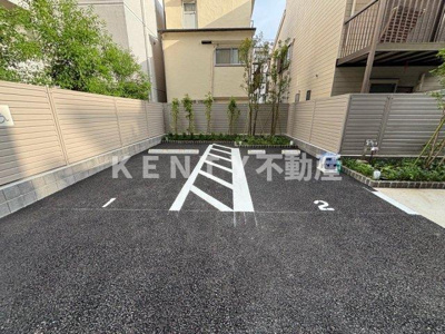 【駐車場】 | プラウドフラット西蒲田 | 駐車場に車を止められます
