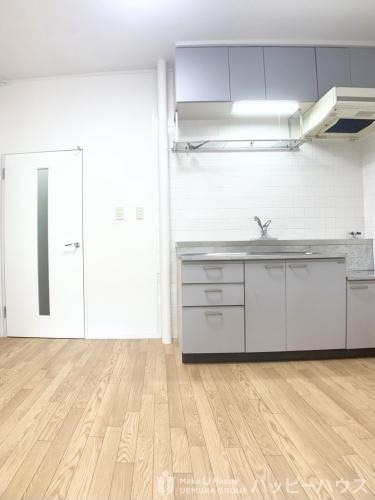 福岡市中央区渡辺通１丁目の賃貸マンションの居間・リビング|物件の画像3