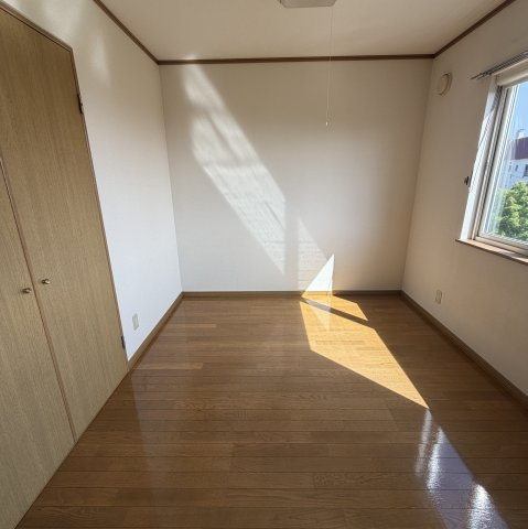 アーバンハイツ元町五番館の居間・リビング