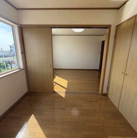 アーバンハイツ元町五番館の居間・リビング