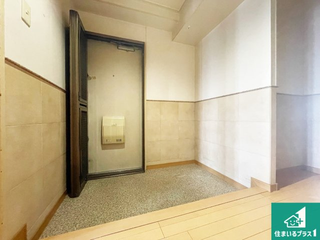 シャルマンコーポ伊丹の玄関|シンプルで開放感のある玄関！