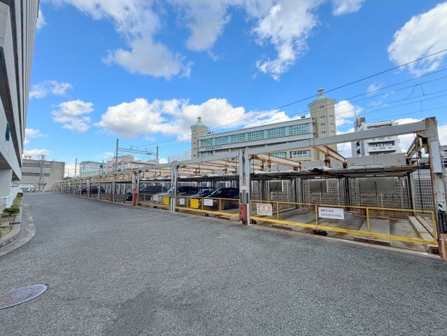 パルハセトン十三の駐車場