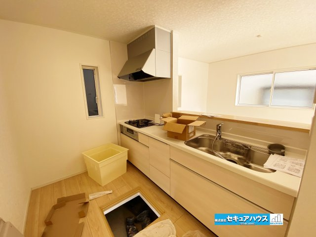 【今からご案内可能】東浦町大字生路　全4棟のキッチン|【キッチン】
◆同時にたくさんの料理が調理できる。「焼く・蒸す・煮る」の工程を同時進行で進めることができるので、料理を素早く作ることができます。育児でバタバタ忙しいママに嬉しい♪